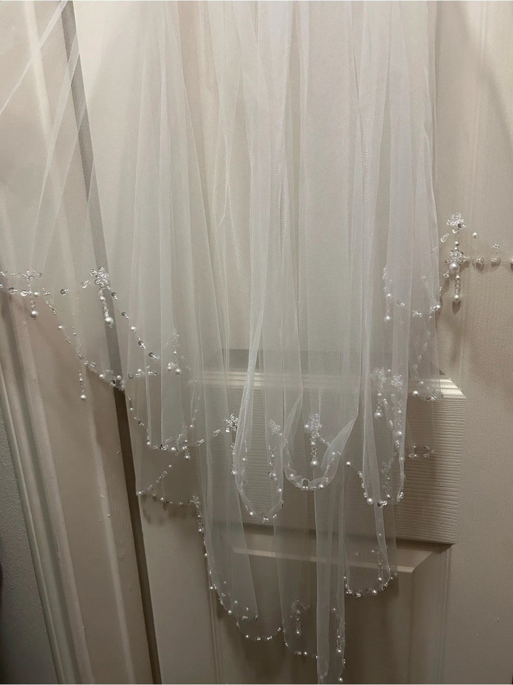 White Bridal Veil with Beaded Edge